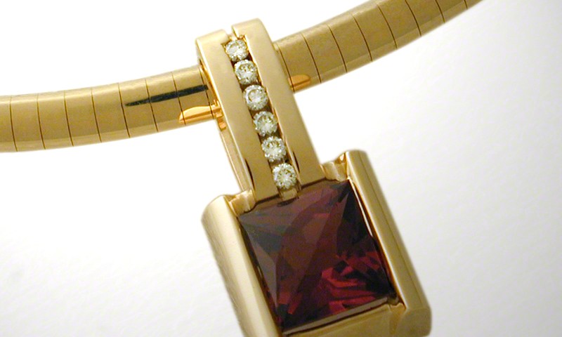 Rose-Cut Rhodolite Diamond Slide